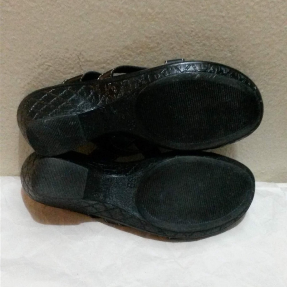 Crisscross Wedge Sandals - More Pics - Picture 6 of 8